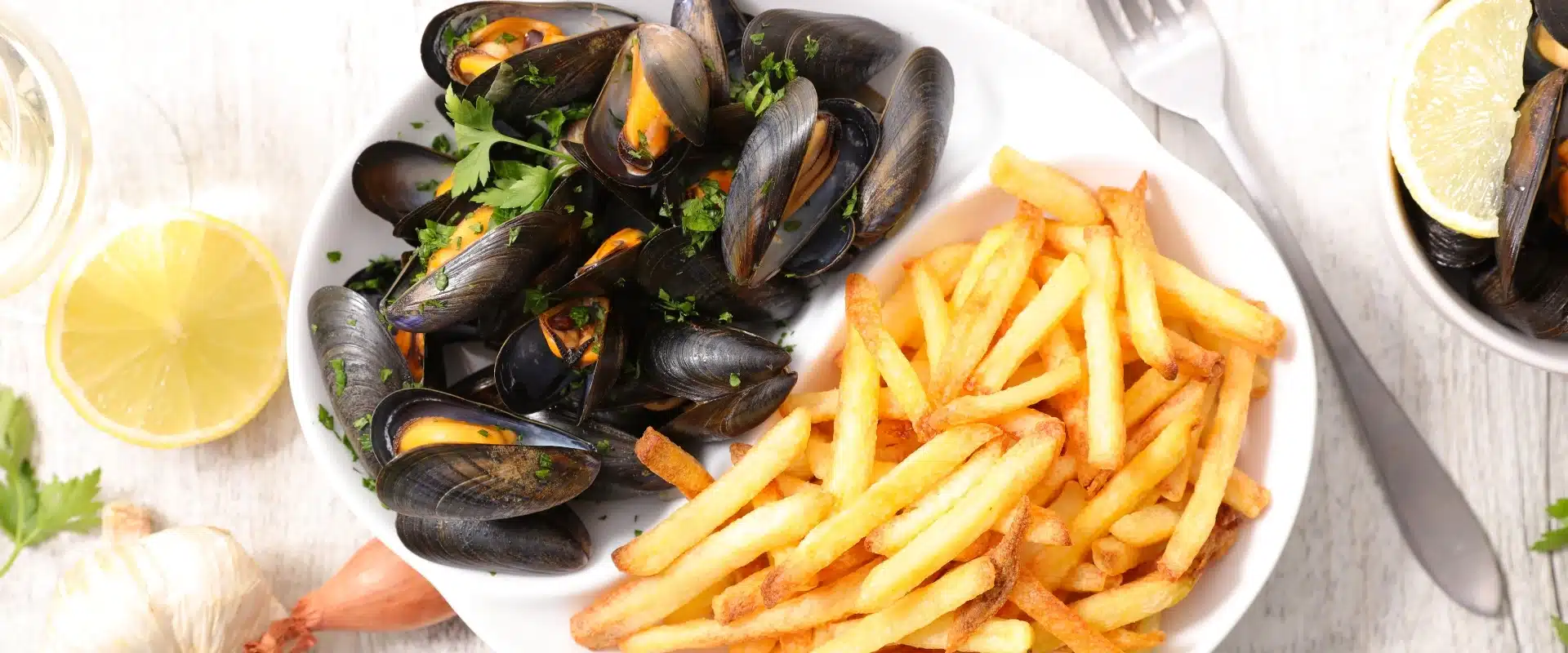 theme evening mussels and French fries